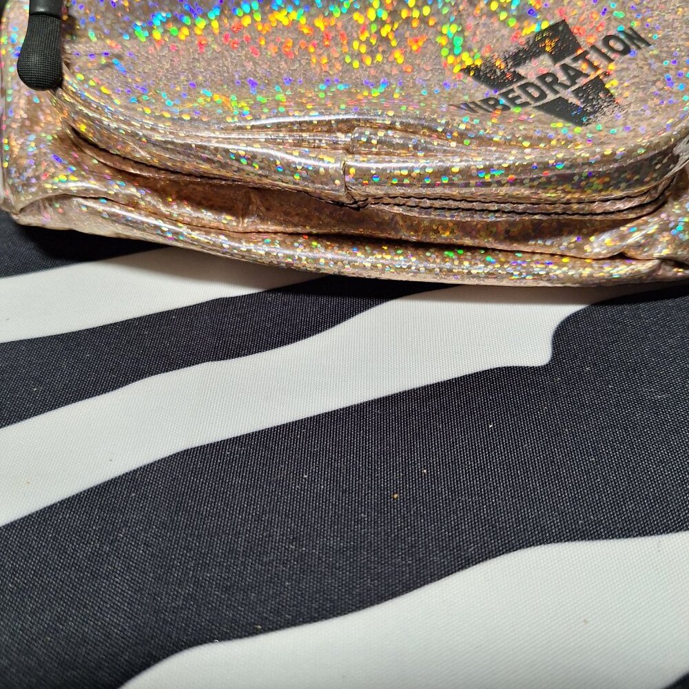 Vibedration Sling/Fanny Pack - Pink - Used - Picture 4 of 15